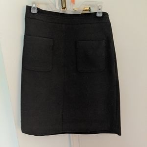 Ann Taylor black pencil skirt with pockets- size 4